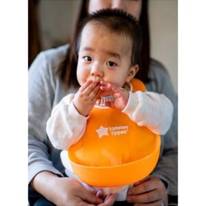 tommee tippee bavoir avec fermoir reglable orange 1 1.jpg